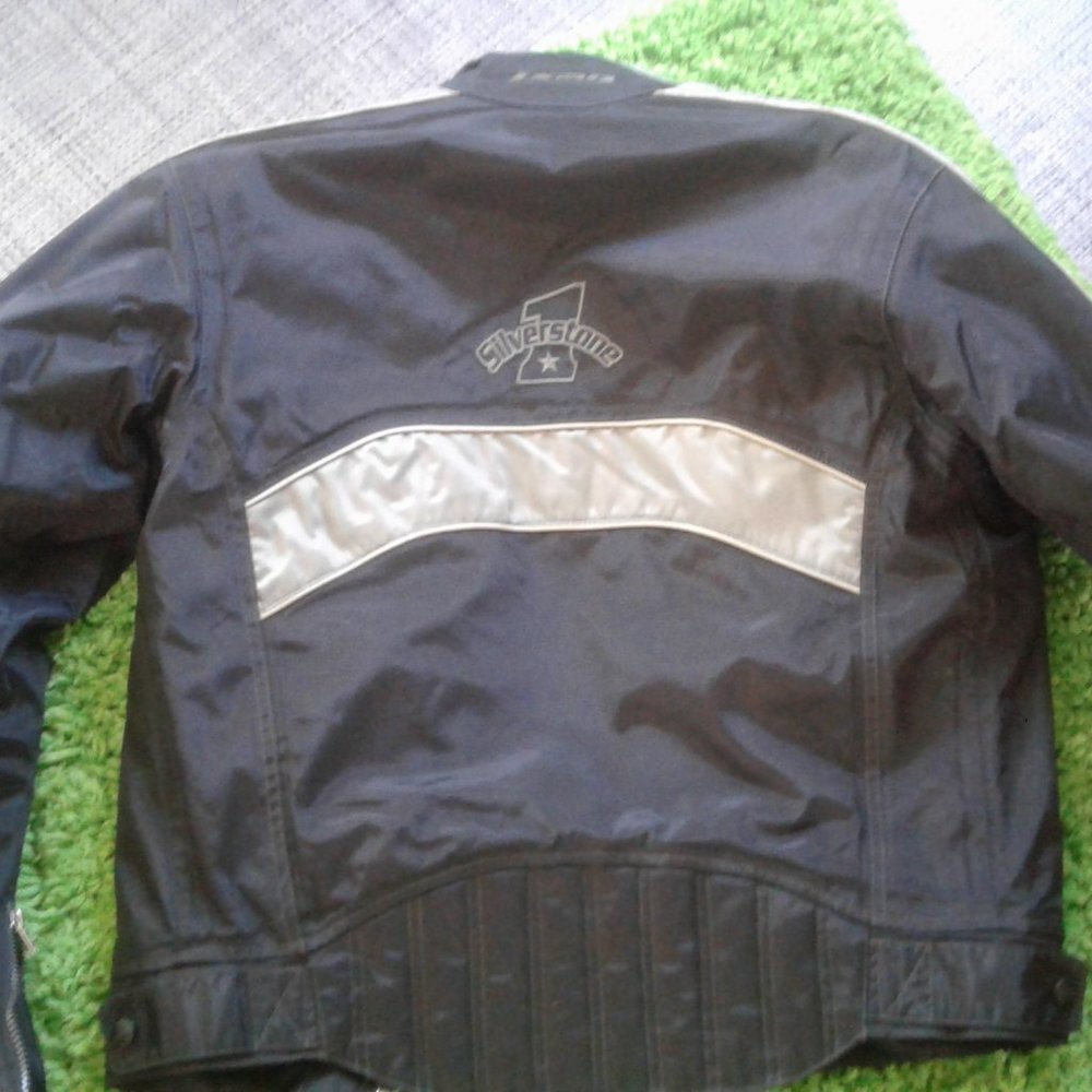 Motorcycle jacket - Picture 3 of 12